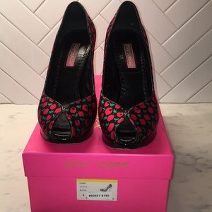 Betsey Johnson Satin Flower Print Heel